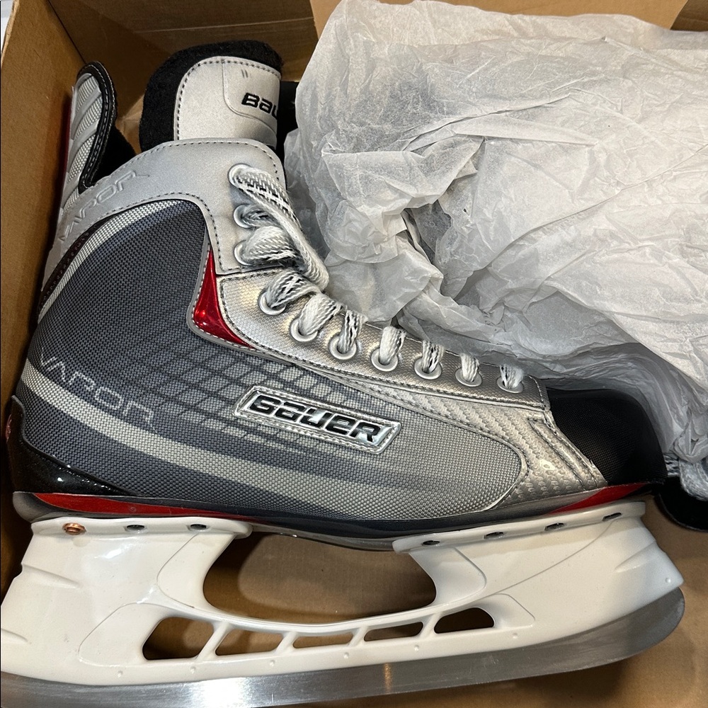 Bauer Vapor X30 Skates for Women size 9.5 width D -BNIB